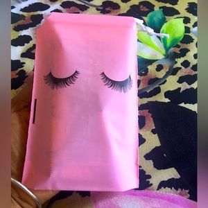 Cute REUSABLE Eyelash Travel Kit